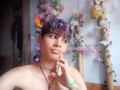 Leo_Glow Thinking about your cock Foto