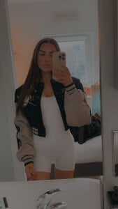 Public de Hot_brunette_bella  4 Imagens