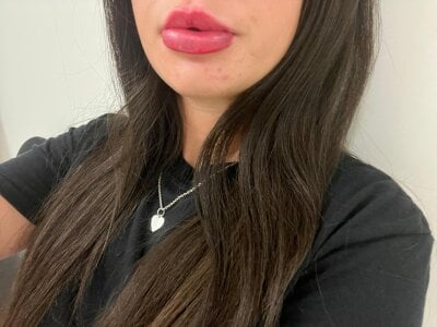 NaughtyGirlMia_ Public Kuva 2