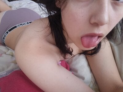 VerlieChahal Just woke up รูป  6