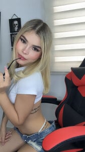 The_Barbiee Chloe Pic 2