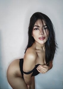 Exclusive_Aurora Public Pic 3