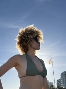 Alexa_Duque34 beach day Pic 3