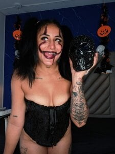 Ibbie_drastic “Don't be afraid... my spells will only make you lose control.”👻   🎃 Pic 6