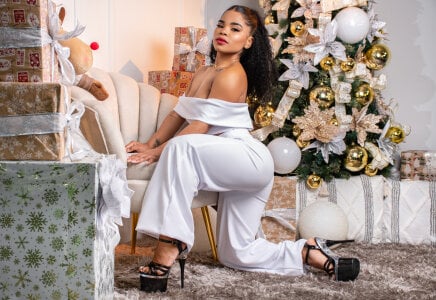 NahiaraReina ❤️🥂 Merry Christmas 🎄 Pic 2