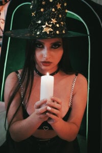 AliceHarper_ Candles, Magic and Desire Gambar