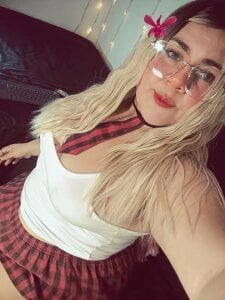 teffi_smith25 schoolgirl Pic 9