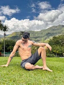 Sharon_Tyga20 Outdoors รูป  2