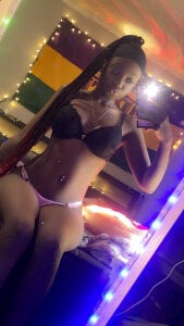 HennessyBaby21: Public ( 6 фото)