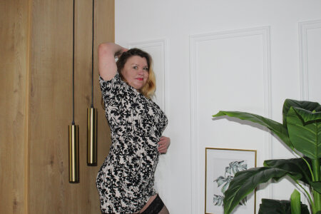 Shannonshine Sensual teasing Pic 5