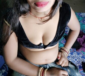 Garam_bhabhi Public Pic 2