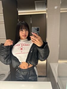 ElizaQueen777 Little bit more about me Pic