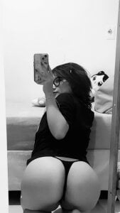 reicos_ 🖤🤍 Gambar