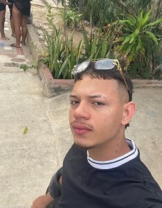 SantiHot_0 Public Pic 3