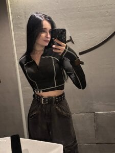 DarcyAspacio Your beloved Emilia ❤️ Pic 9