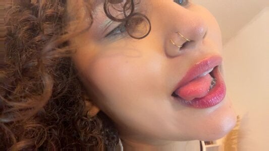 🤤My body, feet, eyes and lips🥵 de Emily_brown04  8 Imagens