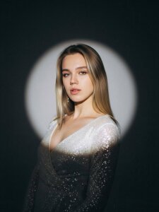 UteKolic Hidden in Velvet Pic