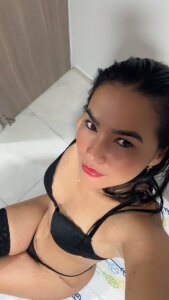 SofiaVal_ No puedo dejar de pensar en recorrer cada centímetro de tu cuerpo con mis labios 사진 4