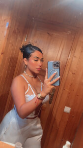 _emilywalker Hi honey slika