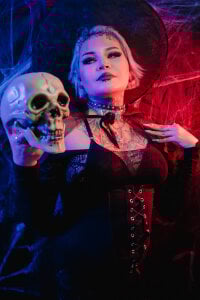 jinxv_nuss My favorite date of the year 👻🎃🦇🕯️ Pic 5