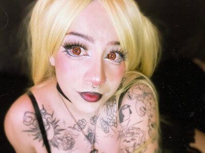 Misa misa de LucyBluish  2 fotos