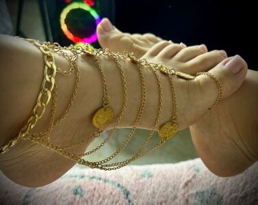 feets de Badra_Abaid  Imagens