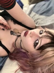 Ashley_Veil Public Pic 4