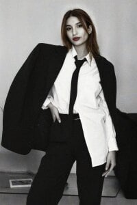 ZoeConti Knoe me صورة واحدة|ZoeConti Knoe me صورتان|ZoeConti Knoe me  7 صور|ZoeConti Knoe me  7 صورة