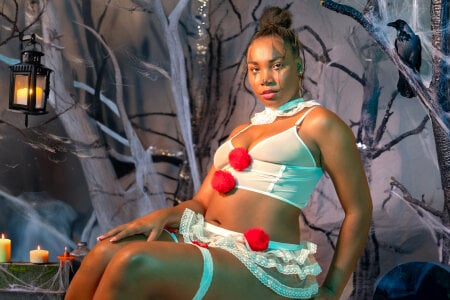 AvaLucci sexy halloween Pic 2