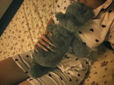 BelvaCaimi My cute body Pic 4