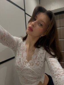 LouiseChavez vibe check Poză 5