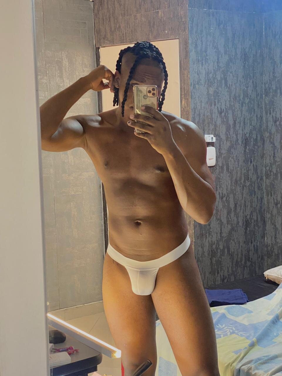 DominicSccott 님의 트렌드 중인 사진  3572개