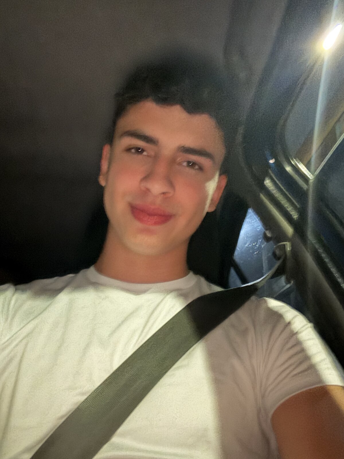 AdrianRinaldi-এর ট্রেন্ডিং  8905টি ছবি