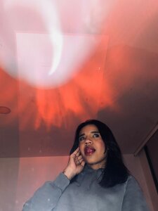 Miagomezx Soft smile, strong energy. Pic 2