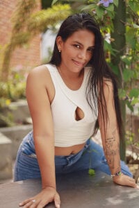 ArielleMillerr Urban Girl Pic