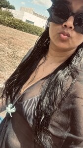 Cafeziitha02 dia en pisina Gambar 4