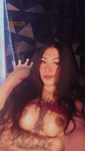 Cloe_Jons Public Pic 4