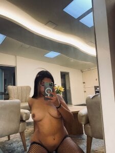 Meganlevine stockings and heels? perfect combination🔥 Εικόνα 4