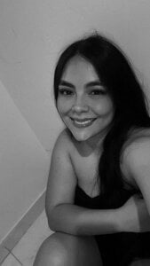 Emilyrios_ Public Pic 5