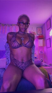 VixenCapri Public 사진 4