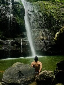 On the river de Ethan_king_  3 photos