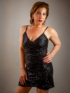 Clhoe_Johnson Black Dress Pic