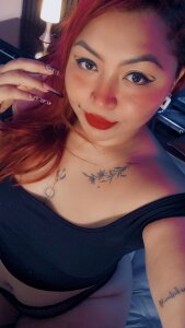 Halleyrosse 😈 Playful Wednesday – Feeling naughty tonight. 🤤🥒😈 Foto 2