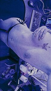 Luwyi: Public ( 3 фото)