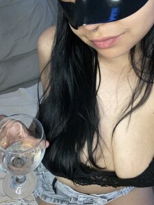 EmyMoreninha Minha mini saia Pic