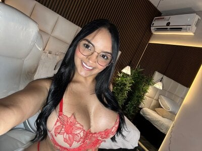 Chloelarsons Public Pic 3