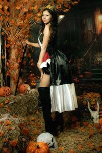 SARAH_KEYS4 Trick or treat🎃… You decide 😈  4টি ছবি