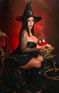 SheylaBakerr Be careful! You might fall under my spell. 🧙‍♂️ Pic 6