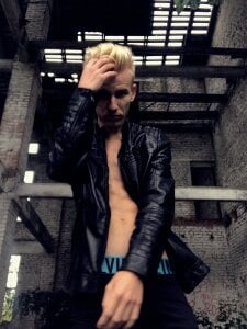 Vuitton Public slika 2