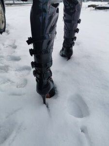chillimonia Stiefel im Schnee Foto 8